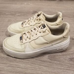 Nike Air Force 1 PLT.AF.ORM Fossil White Ivory Shoes Womens Size 7 DJ9946-200